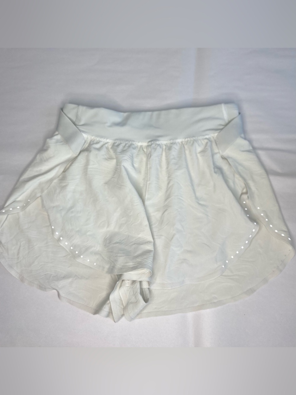 Lululemon Fast and Free High-Rise Short 2" Airflow Emboss Size 4 Running - Picture 3 of 8